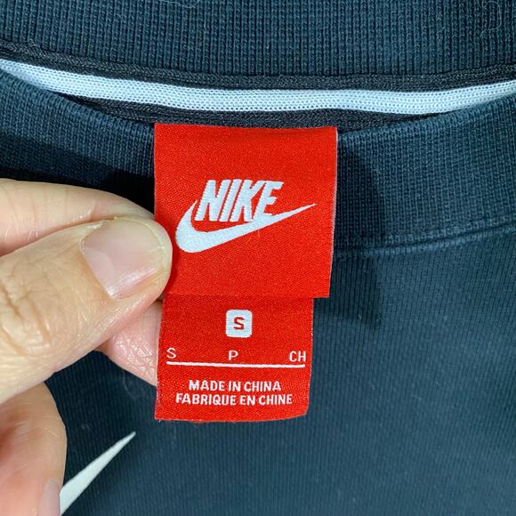 Nike Sportwear Club NSW Crew Futura Toss Black Graphics Sweatshirt Size S - Picture 4 of 9